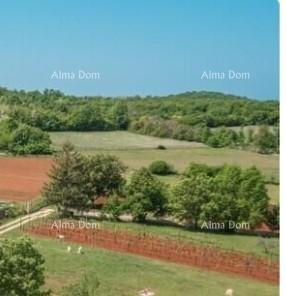 Vendiamo terreno edificabile, vicino a Parenzo.Varvari