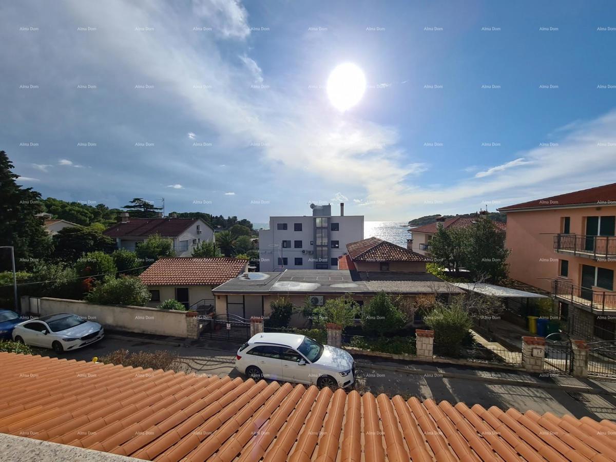 Pula. Zelenika!  Agrifoglio! Casa indipendente! 50 metri dalla spiaggia! Vista sul mare!