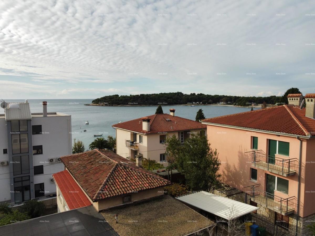 Pula. Zelenika!  Agrifoglio! Casa indipendente! 50 metri dalla spiaggia! Vista sul mare!