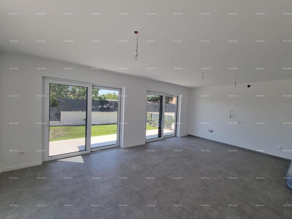 Vendita di un lussuoso appartamento duplex con piscina, Tar! S2