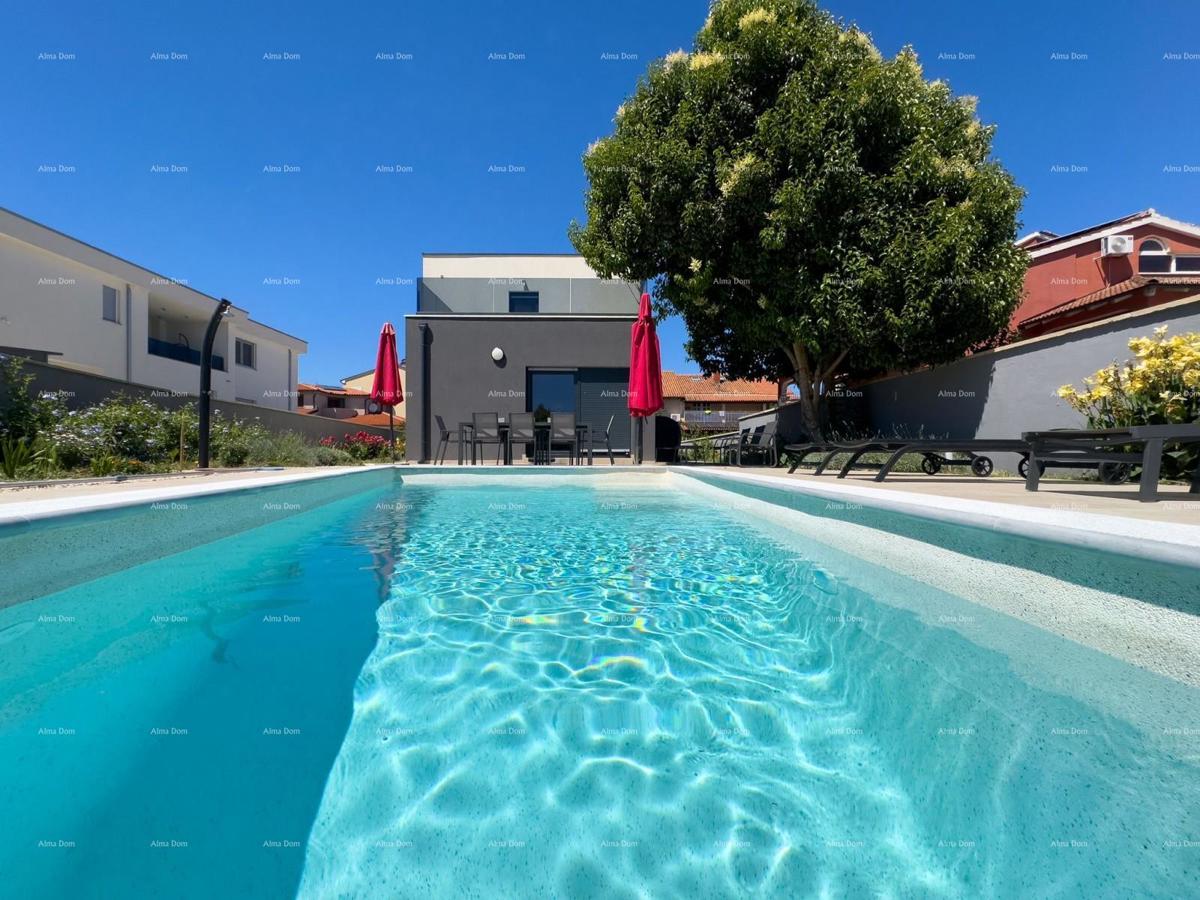 Istria, Ližnjan, 1 km dal centro di Medulin, nuova casa moderna con piscina per le vacanze.