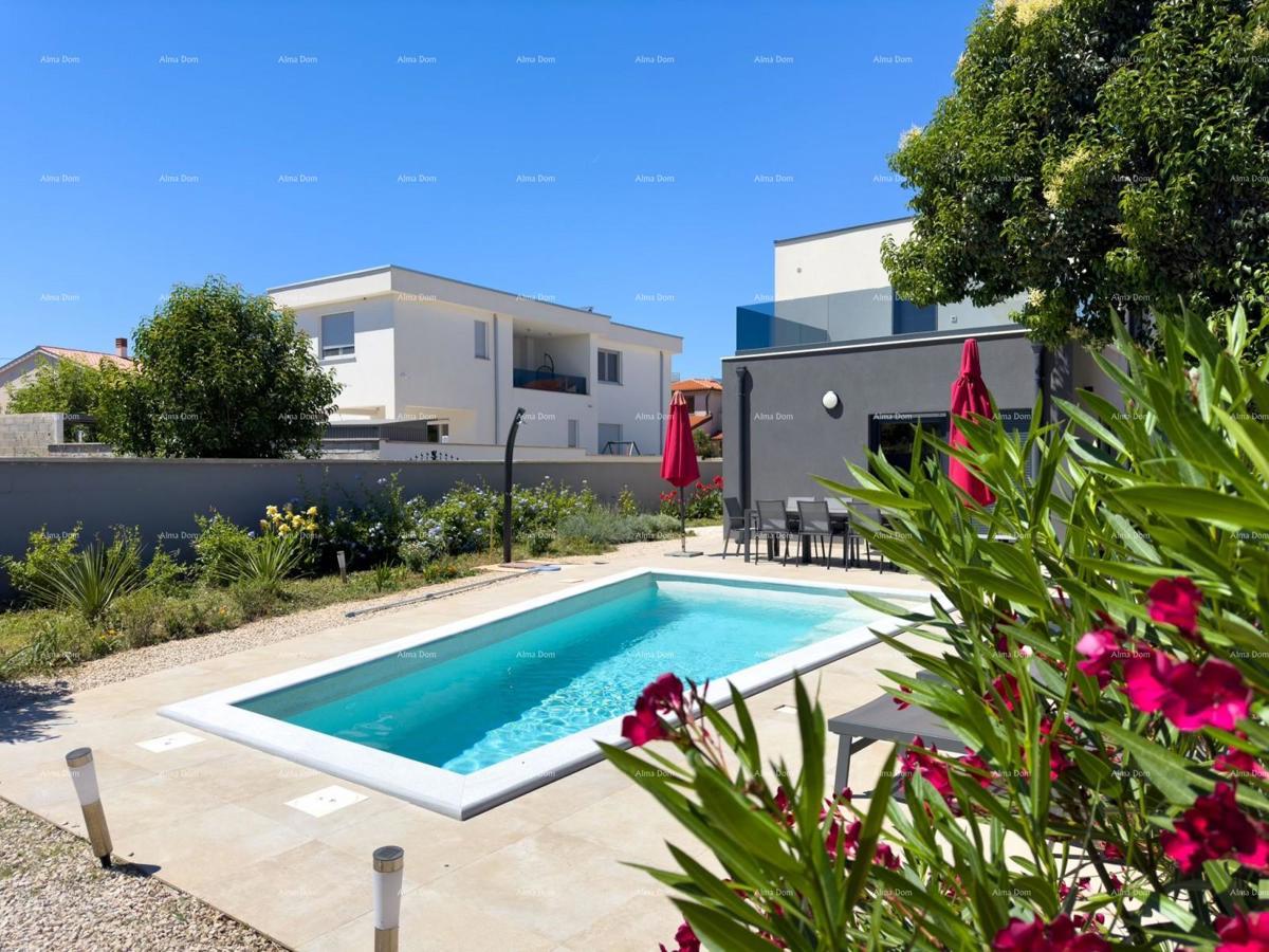 Istria, Ližnjan, 1 km dal centro di Medulin, nuova casa moderna con piscina per le vacanze.