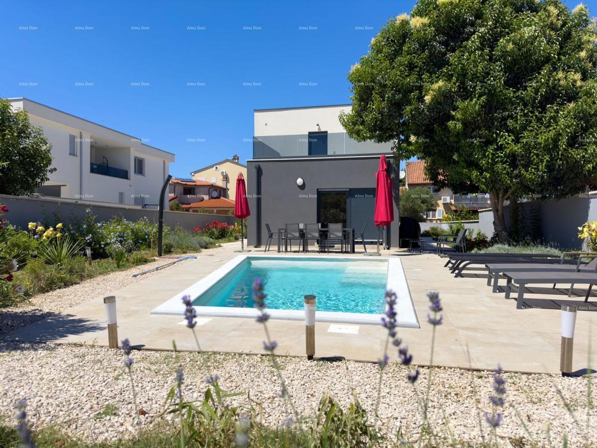 Istria, Ližnjan, 1 km dal centro di Medulin, nuova casa moderna con piscina per le vacanze.