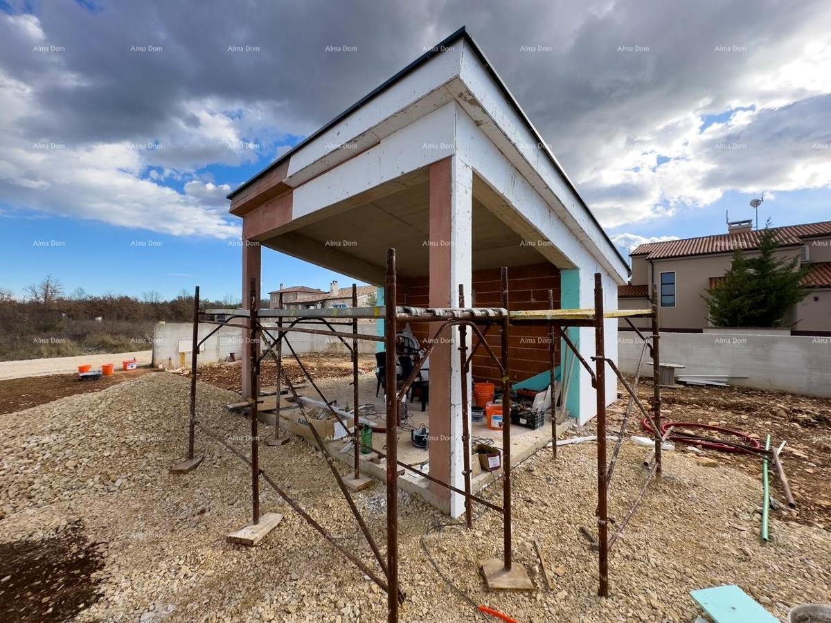 Vendita di una casa di nuova costruzione con piscina, in una posizione tranquilla, Juršići!