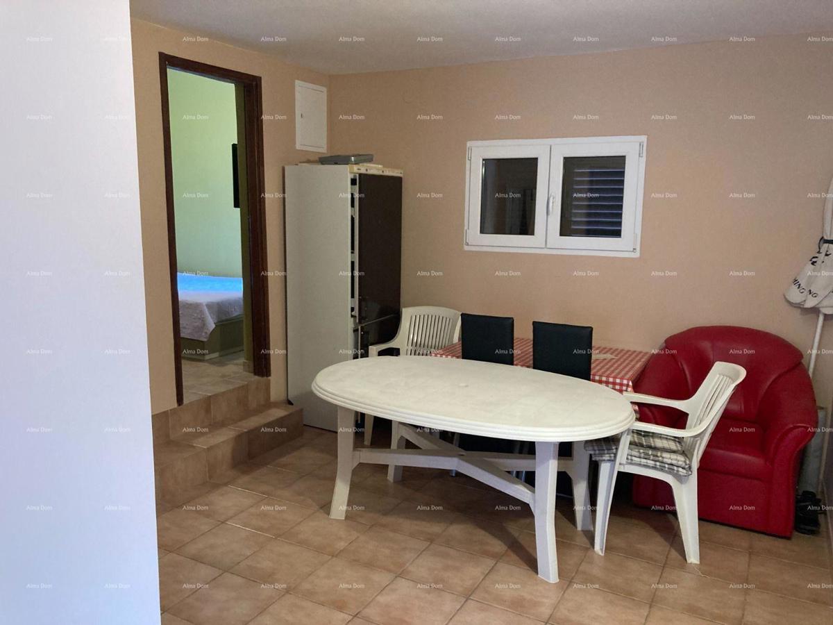 Vendita - Prima fila al mare! Moderna, spaziosa casa con 4 appartamenti separati, garage e ormeggio, Rogoznica.