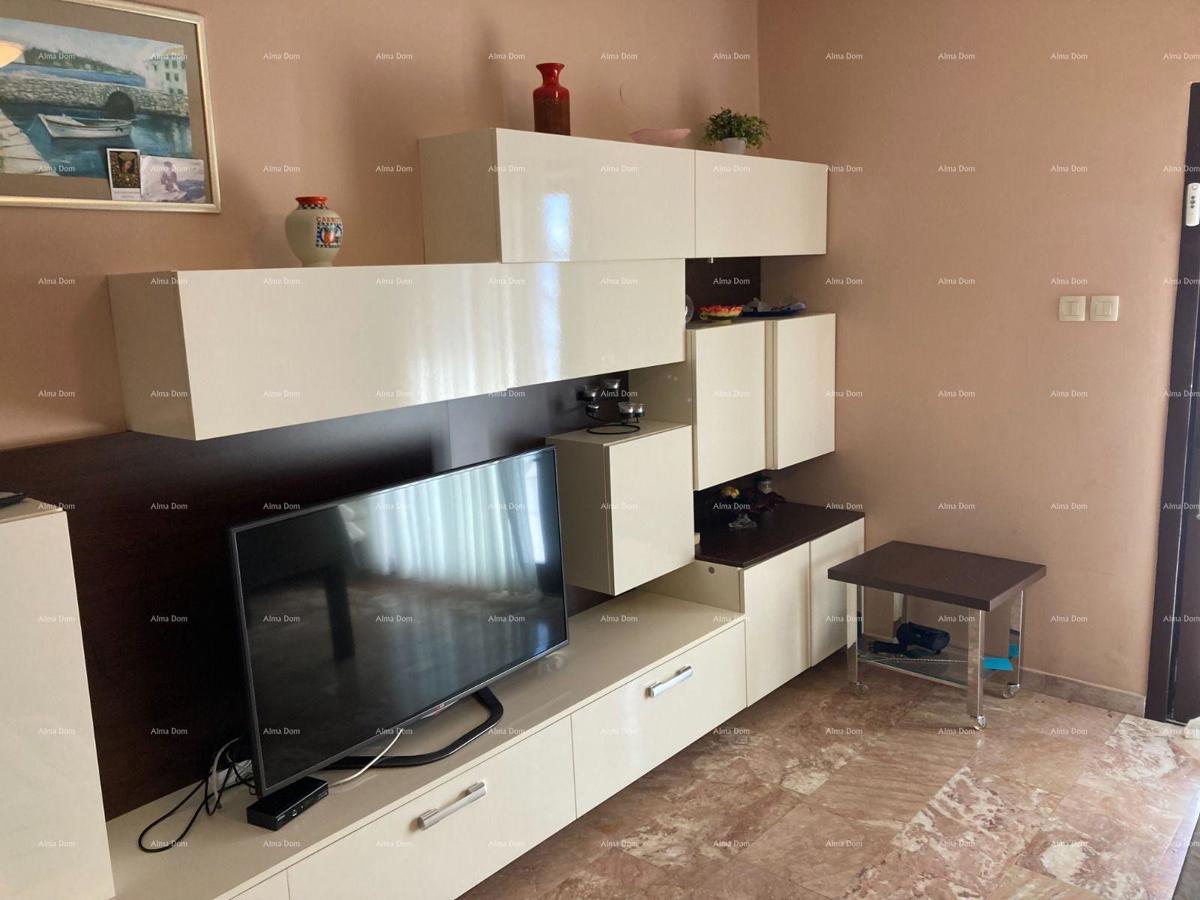 Vendita - Prima fila al mare! Moderna, spaziosa casa con 4 appartamenti separati, garage e ormeggio, Rogoznica.