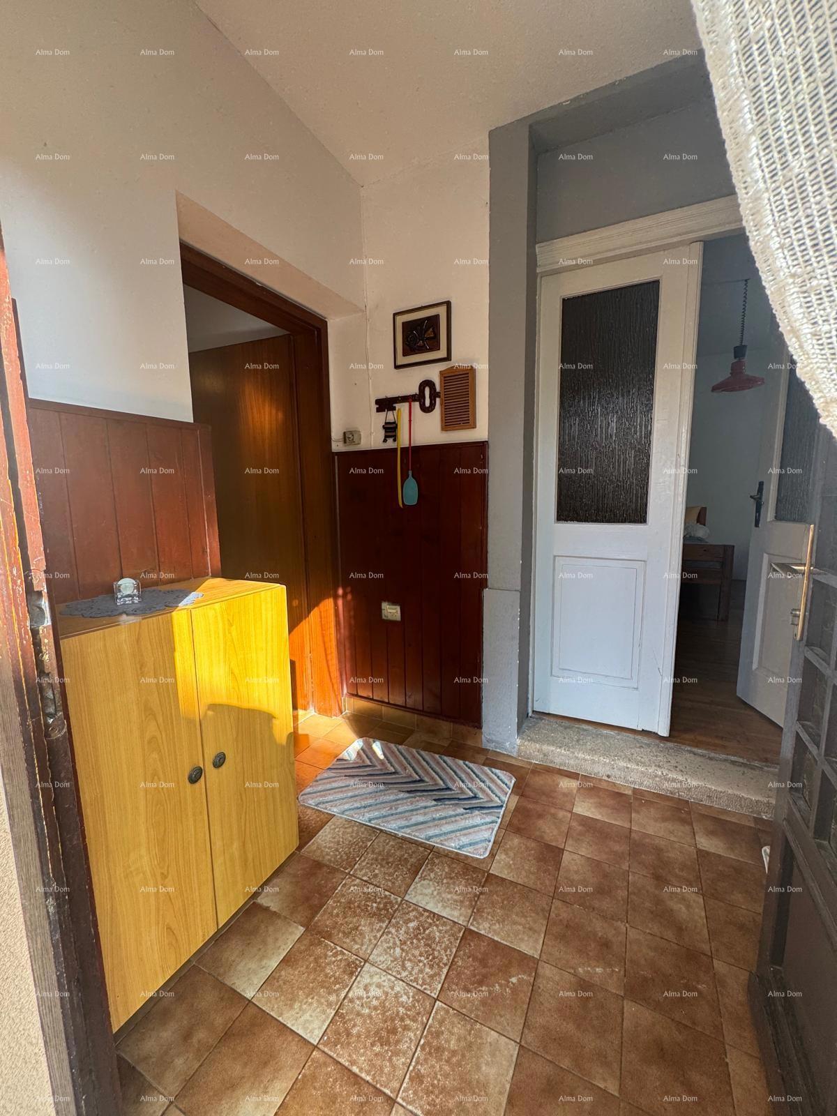 Vendita di una casa in zona centrale con edificio accessorio, Pola!