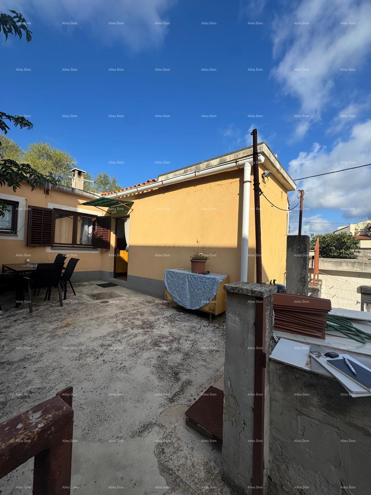 Vendita di una casa in zona centrale con edificio accessorio, Pola!