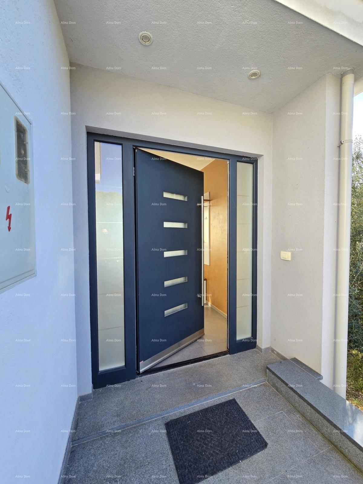 Moderna casa con piscina a Pola, vicino al centro!