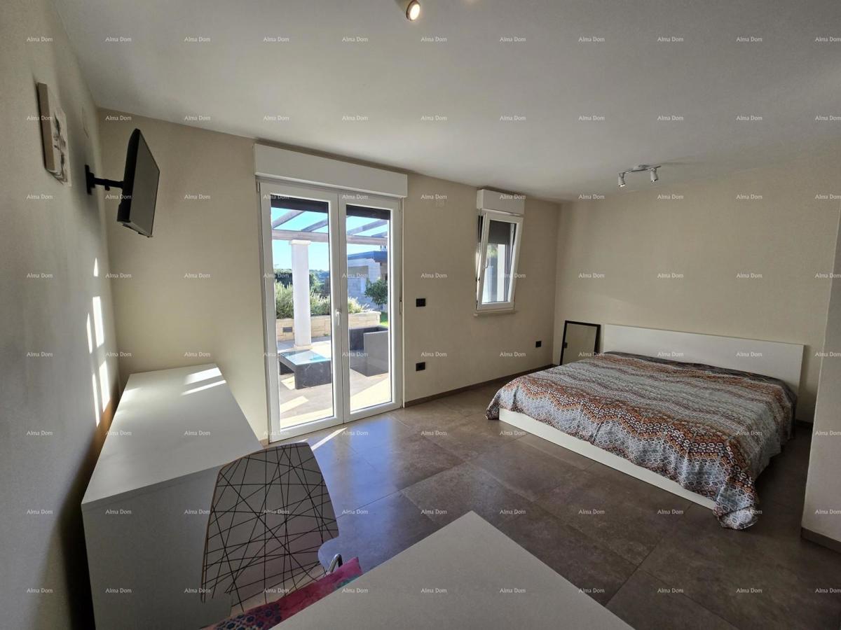 Moderna casa con piscina a Pola, vicino al centro!