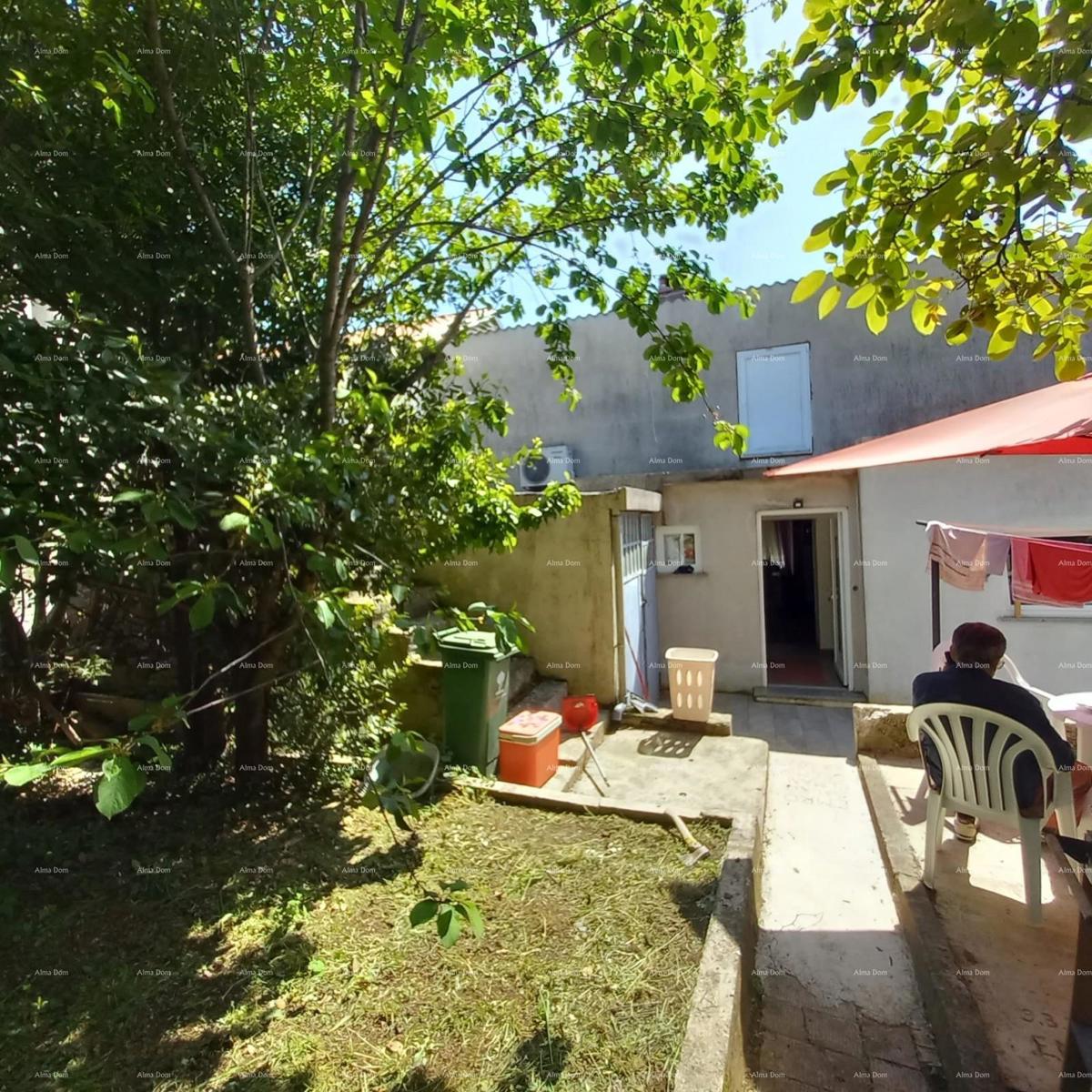 Pula! Appartamento con grande giardino e terrazza.