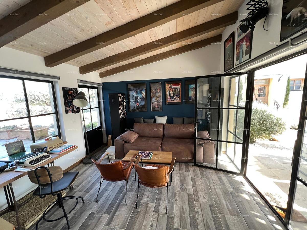 La splendida casa rustica con piscina e piccolo edificio