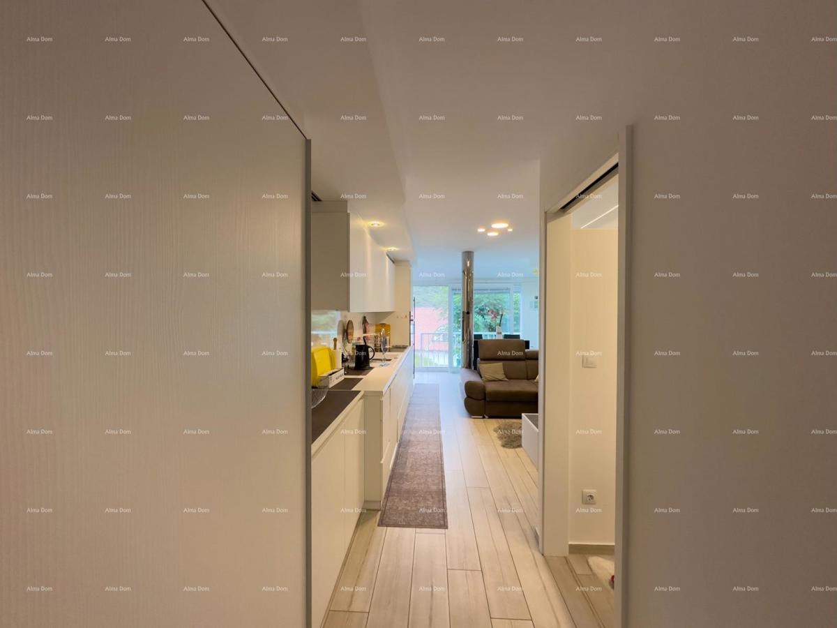 Vendiamo un appartamento ristrutturato a Duga Uvala!