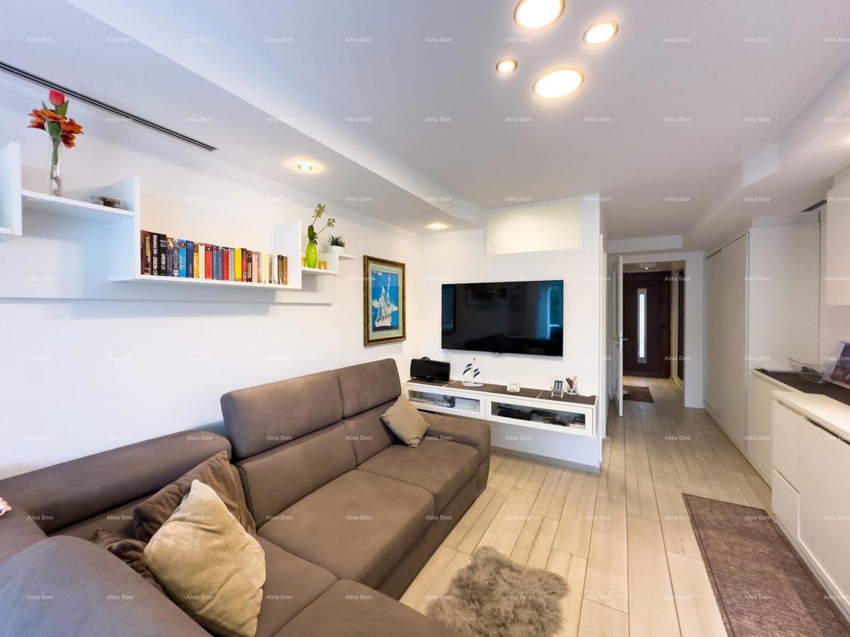 Vendiamo un appartamento ristrutturato a Duga Uvala!