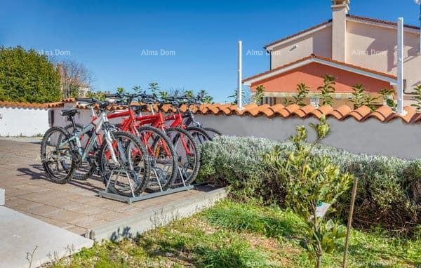 MARČANA - Casa in vendita con piscina riscaldata e jacuzzi
