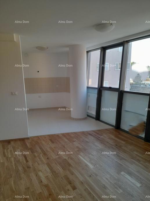 Vendita - appartamento con posto auto in ottima posizione, Pola!