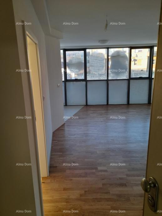 Vendita - appartamento con posto auto in ottima posizione, Pola!