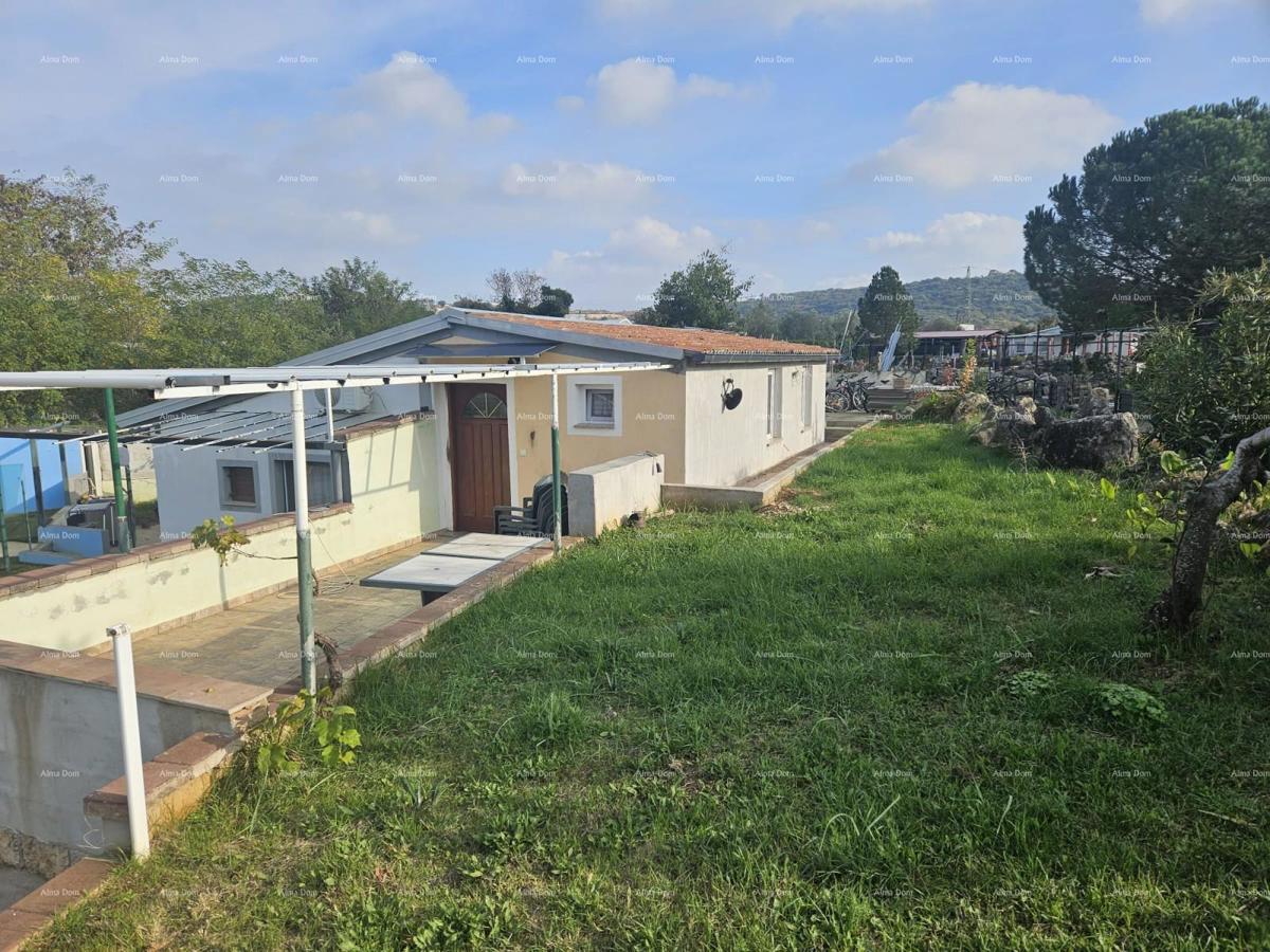 Rovinj – appartamento al piano terra con piscina e grande terreno (68 m²)