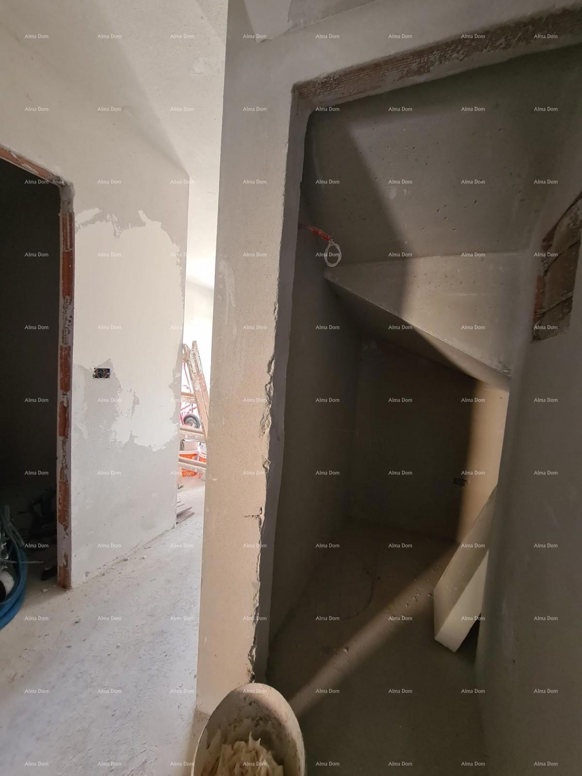 Appartamento in vendita a Pola