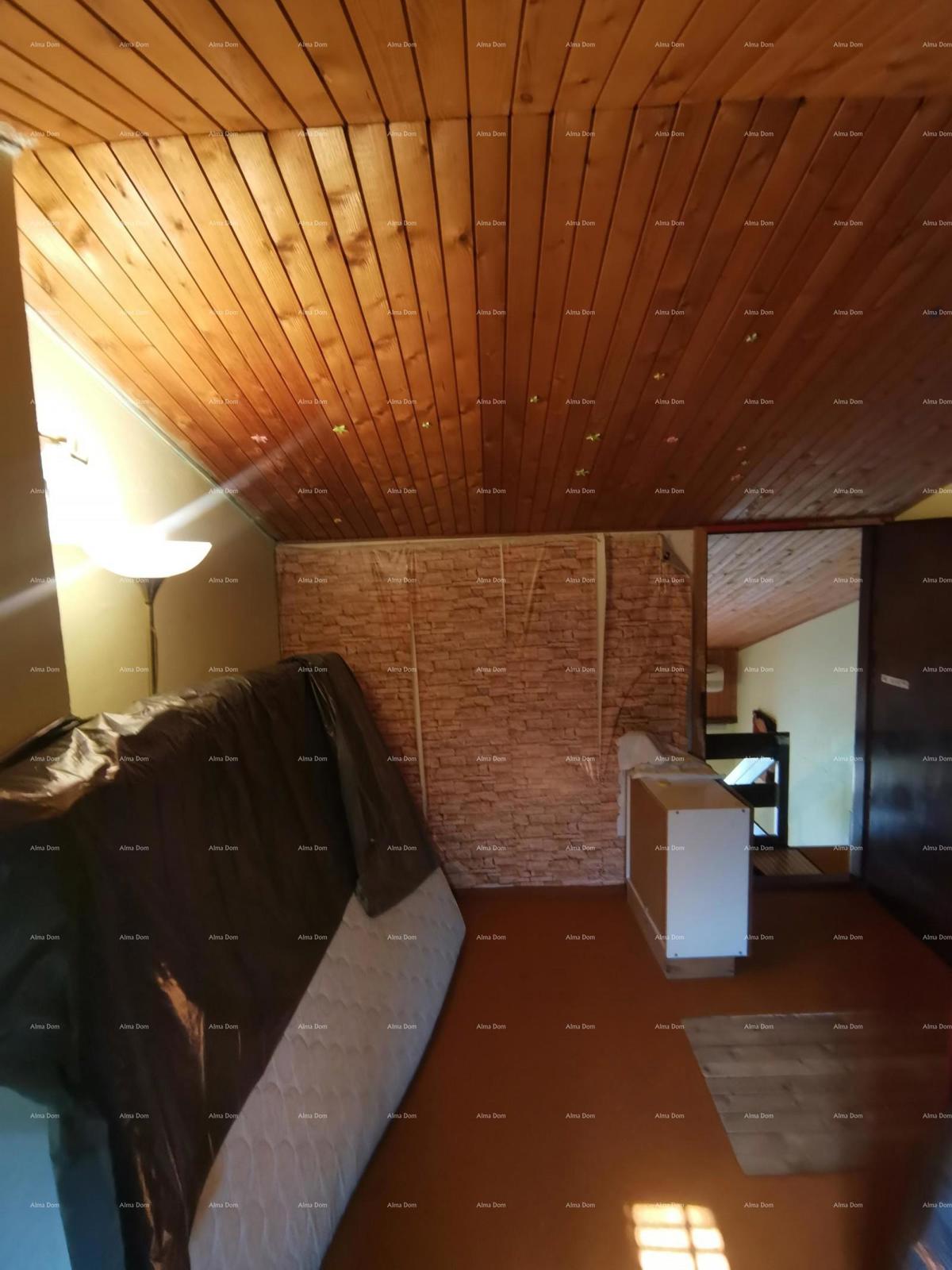 In vendita appartamento su due piani, 38 m², Červar-Porat