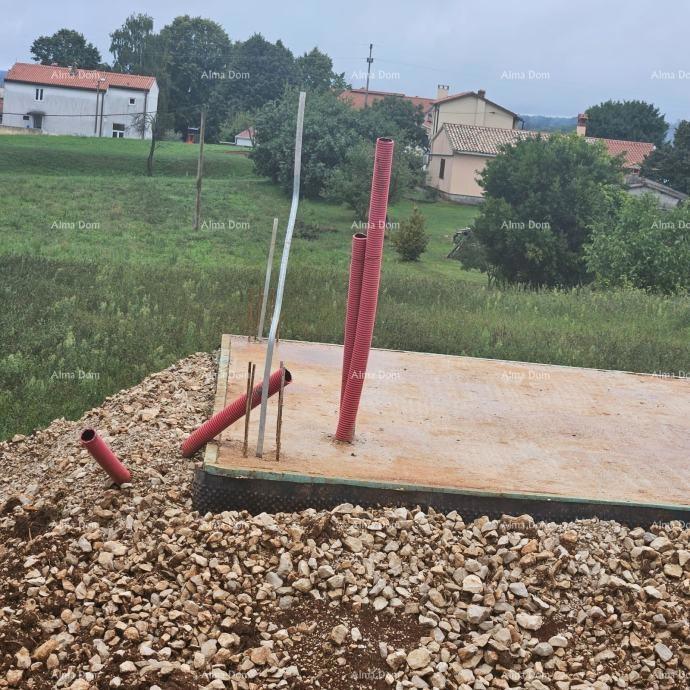 Vendita - terreno edificabile con permesso e costruzione avviata, vicinanza a Barbana!
