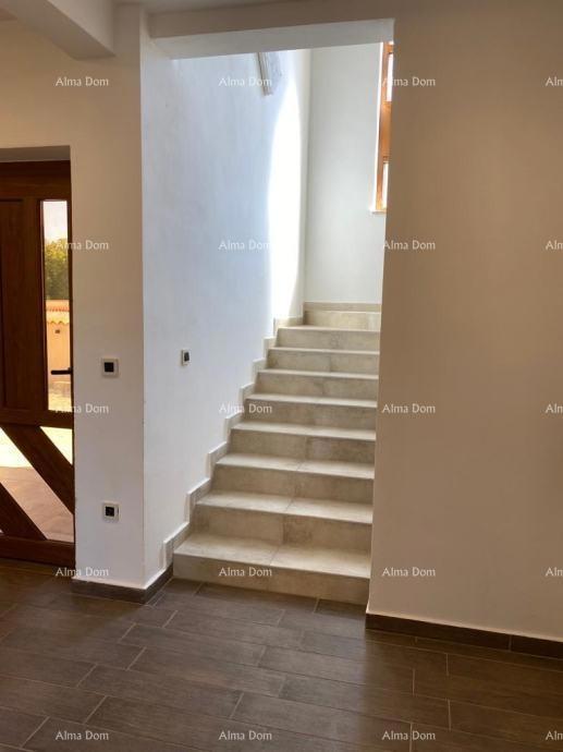 In vendita casa, 200 m², Raša