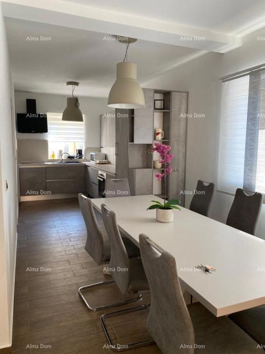 In vendita casa, 200 m², Raša