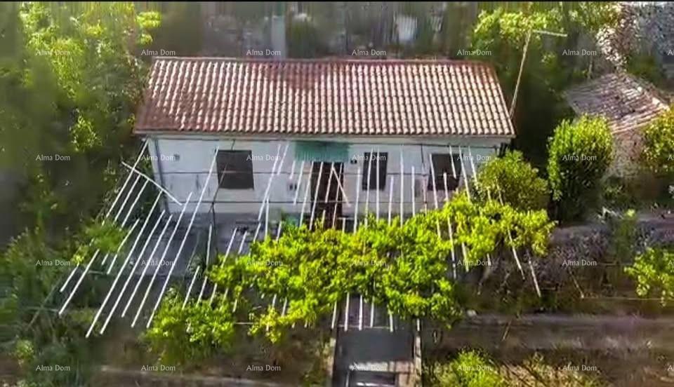 In vendita casa vicino al mare – Raša