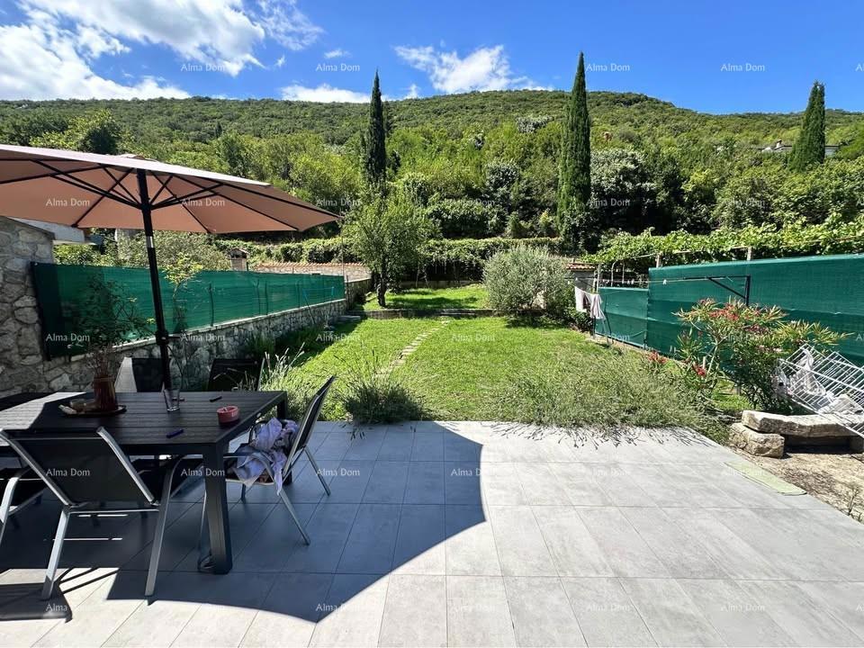L'appartamento con giardino e terrazzino – Raša, piano terra, 48 m²