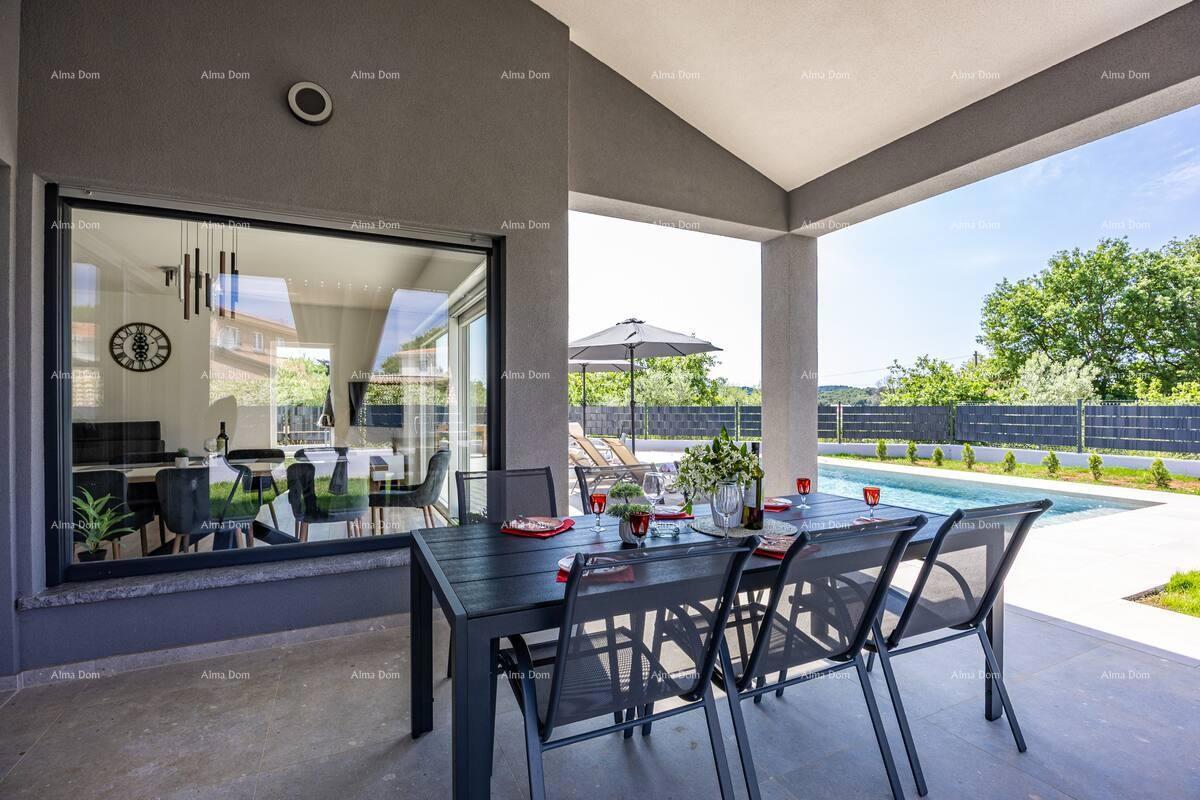 Pomer. Nuova villa indipendente con piscina.