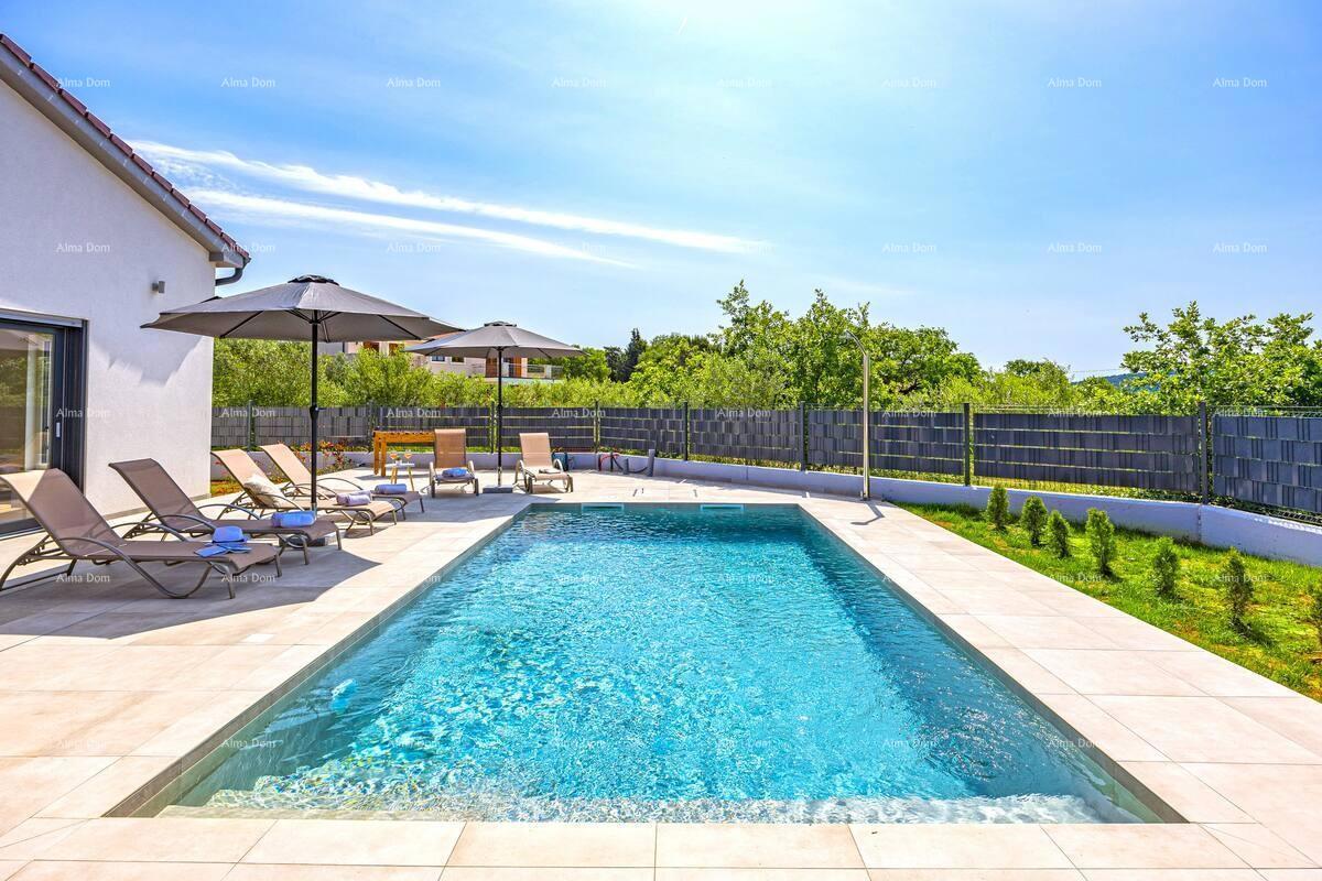 Pomer. Nuova villa indipendente con piscina.