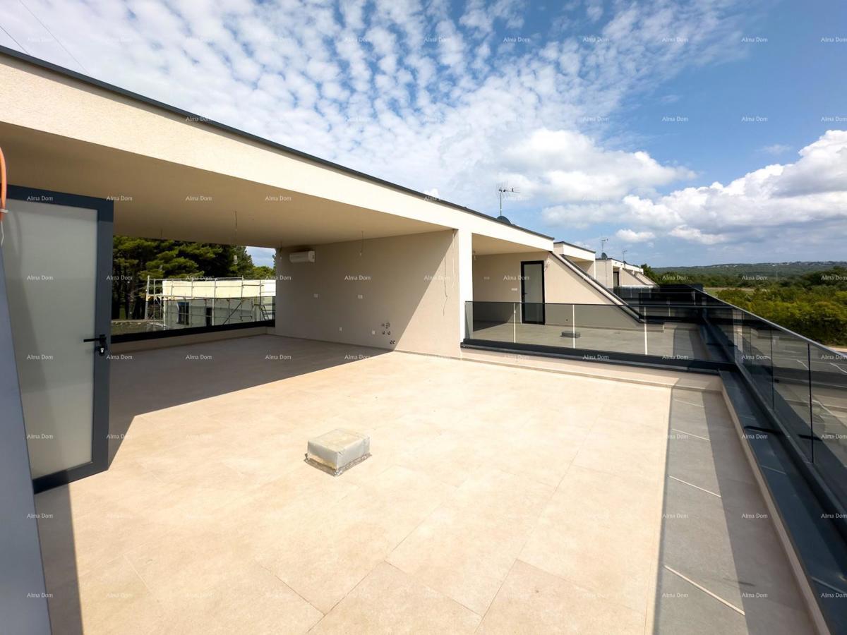 Vendiamo appartamento con grande terrazza sul tetto!