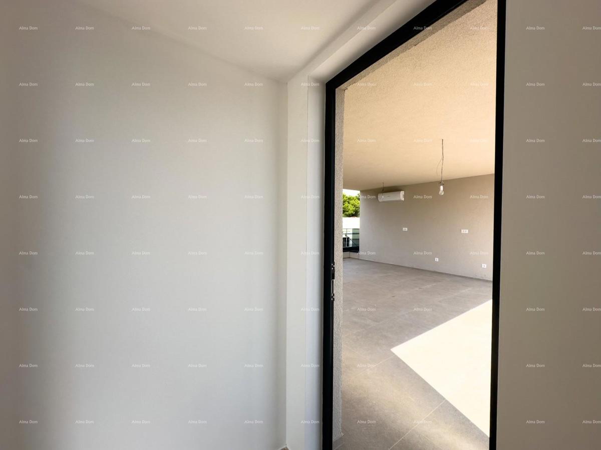 Vendiamo appartamento con grande terrazza sul tetto!