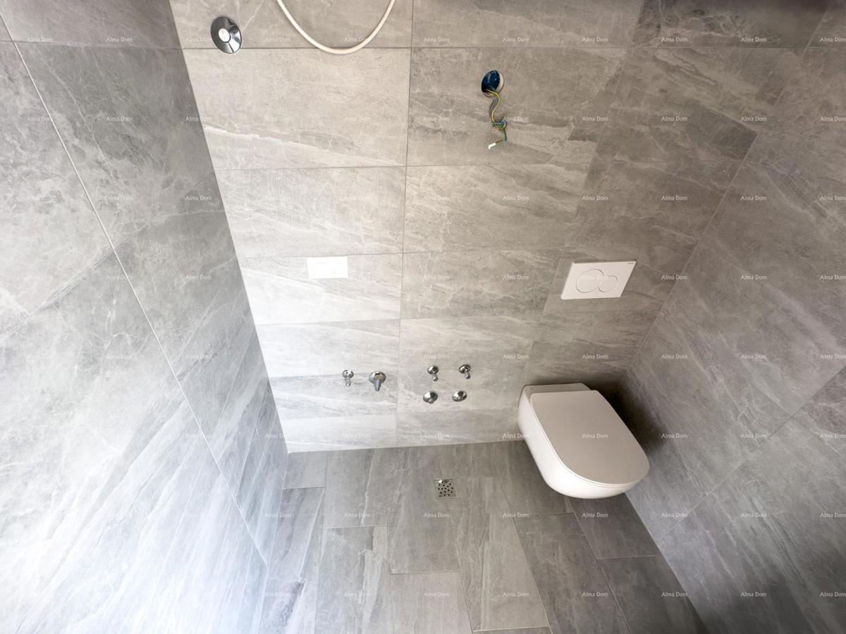 Vendiamo appartamento con grande terrazza sul tetto!