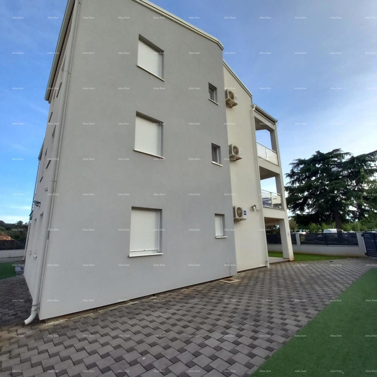 Vendita di un appartamento arredato con posto auto in ottima posizione, Fažana!