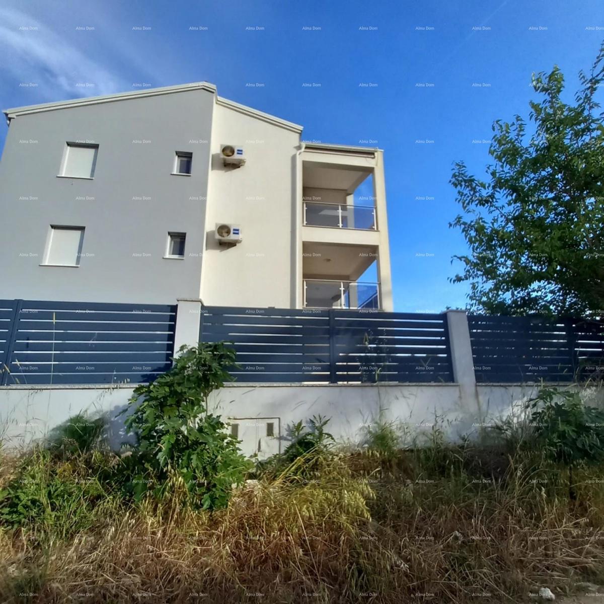 Vendita di un appartamento arredato con posto auto in ottima posizione, Fažana!