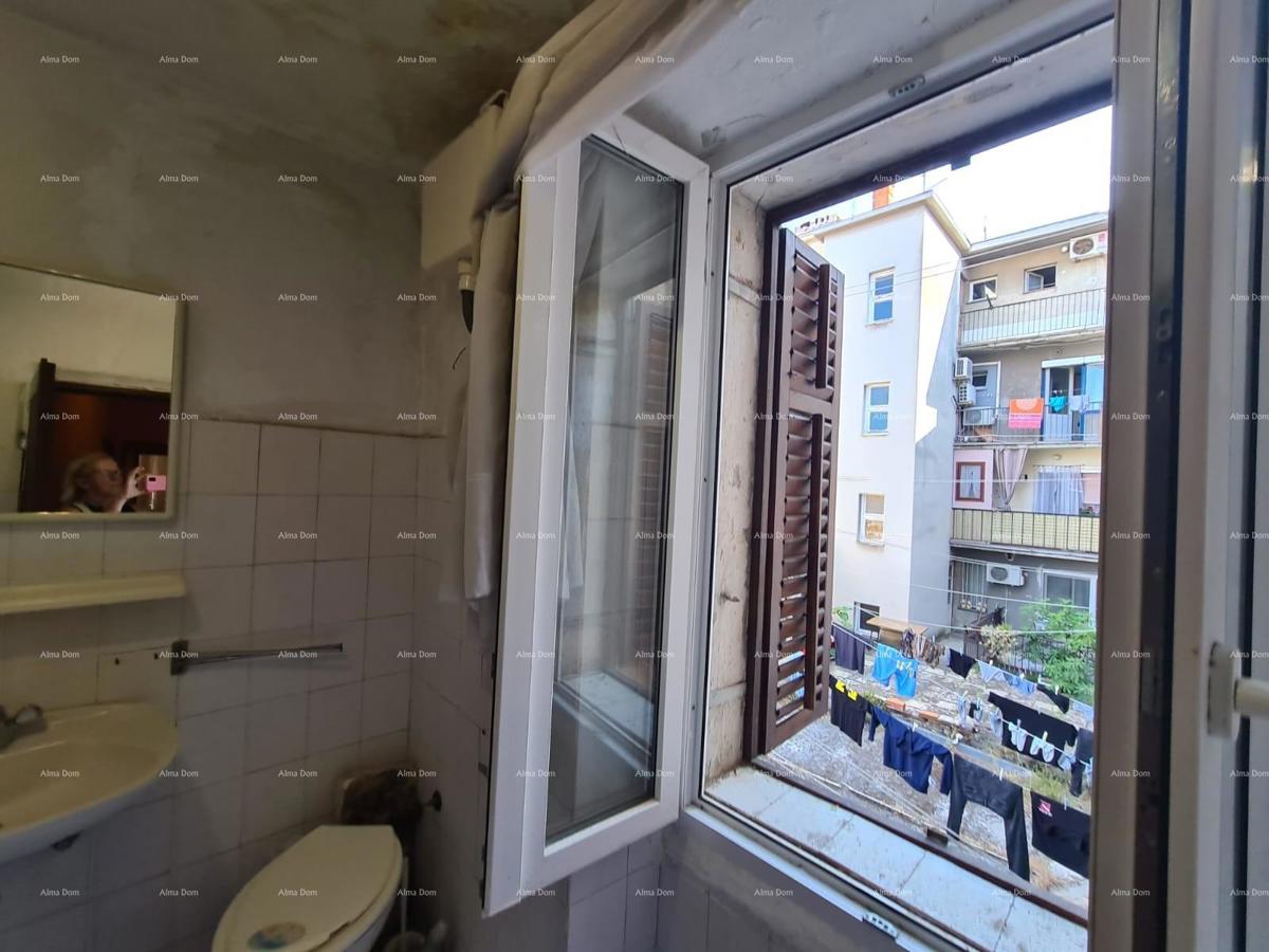 Eccellente appartamento nel cuore della città, Pola.