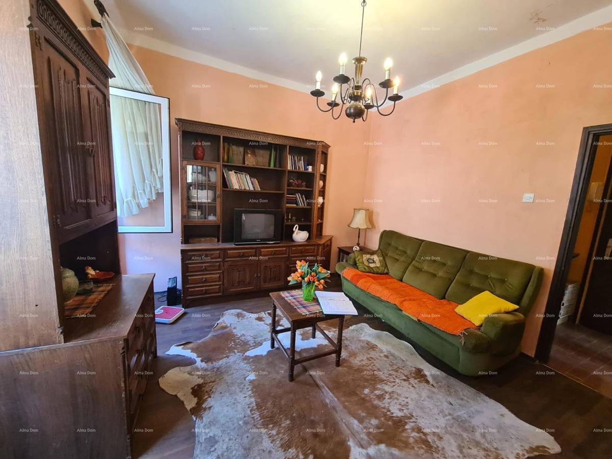 Eccellente appartamento nel cuore della città, Pola.