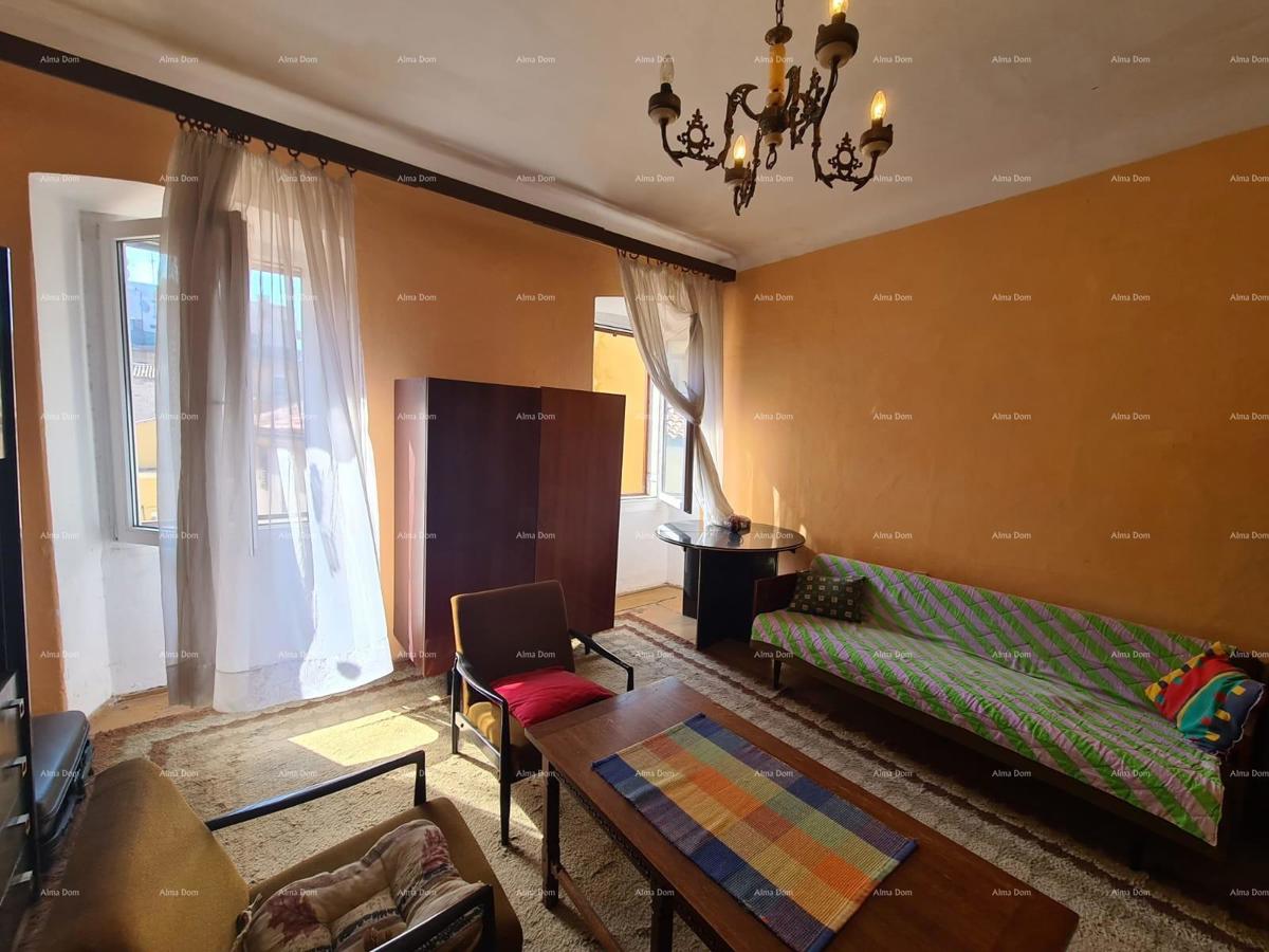 Eccellente appartamento nel cuore della città, Pola.