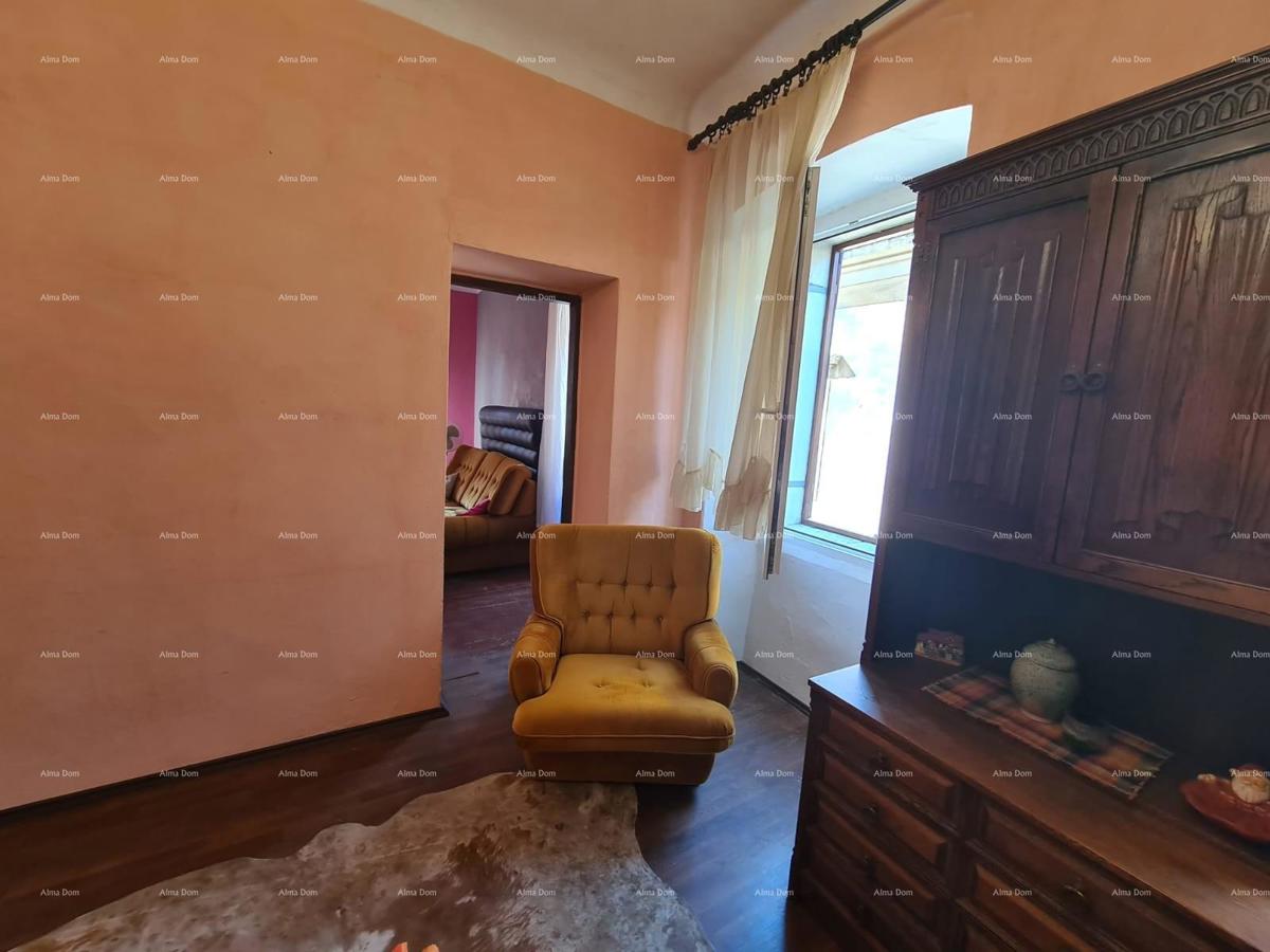 Eccellente appartamento nel cuore della città, Pola.