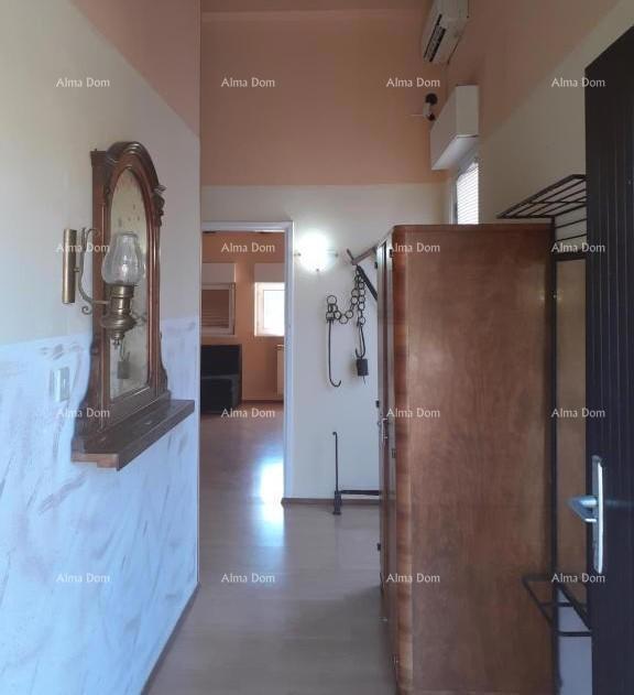 Lungomare – Pola, appartamento con ampia terrazza e giardino