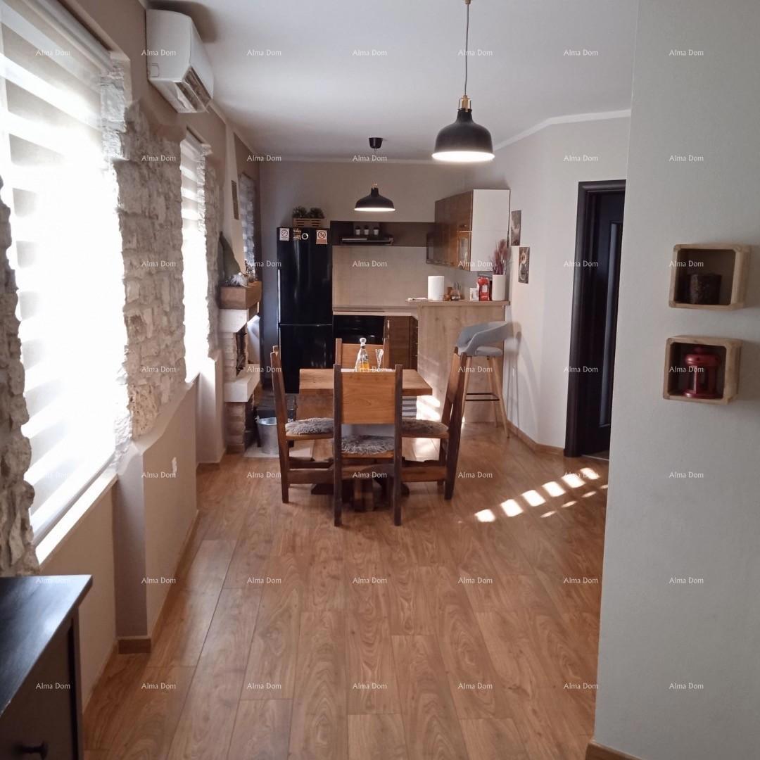 FORUM ZONA PEDONALE. Vendita di un appartamento ben arredato in una posizione attraente, Pula, centro!