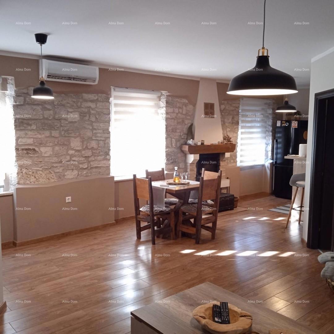 FORUM ZONA PEDONALE. Vendita di un appartamento ben arredato in una posizione attraente, Pula, centro!