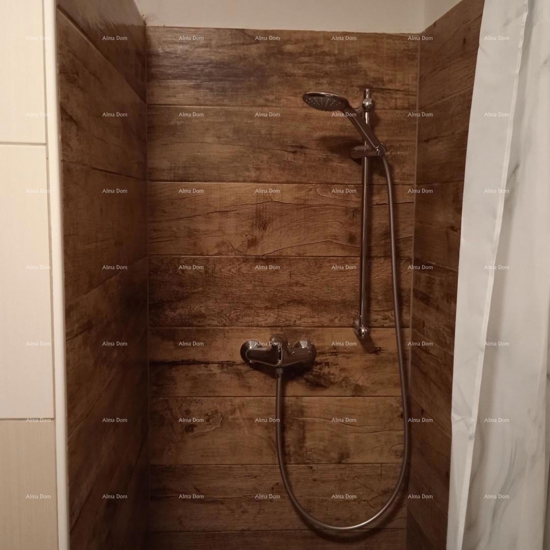 FORUM ZONA PEDONALE. Vendita di un appartamento ben arredato in una posizione attraente, Pula, centro!