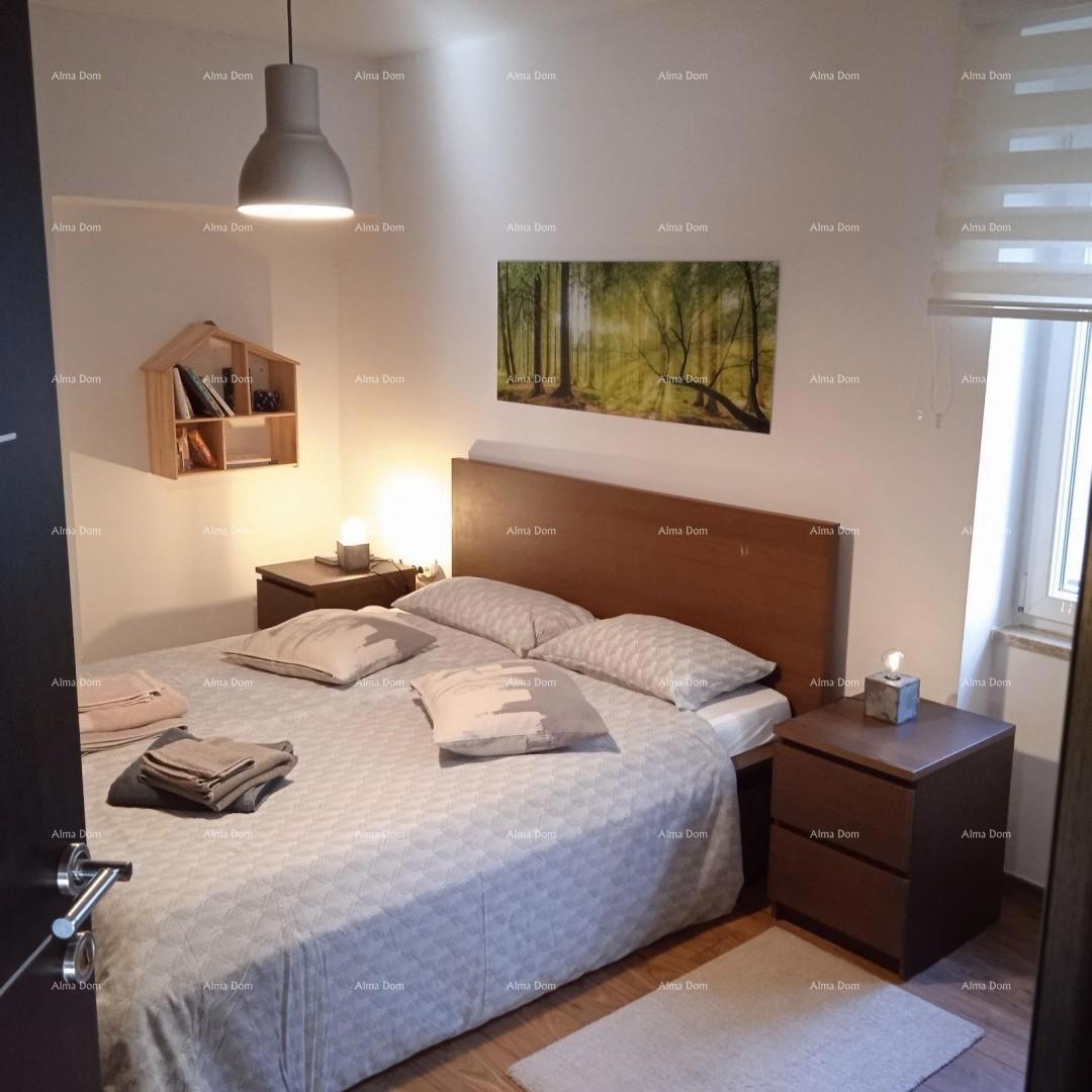 FORUM ZONA PEDONALE. Vendita di un appartamento ben arredato in una posizione attraente, Pula, centro!