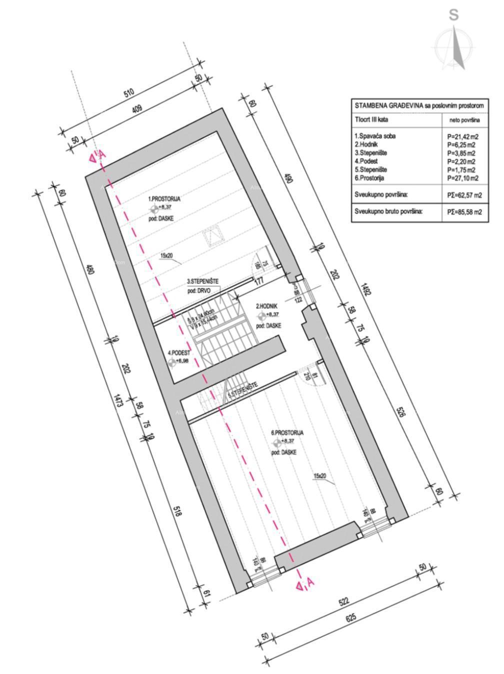 Eccellente opportunità! Vendita di un edificio residenziale con spazio commerciale e giardino, nel centro di Vodnjan!