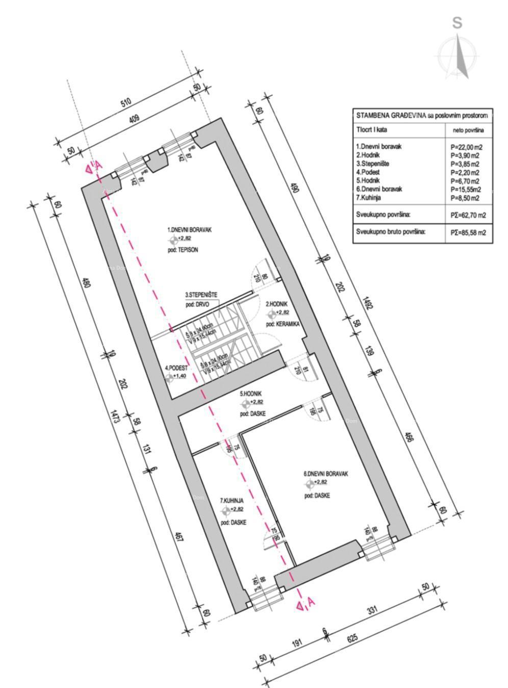Eccellente opportunità! Vendita di un edificio residenziale con spazio commerciale e giardino, nel centro di Vodnjan!