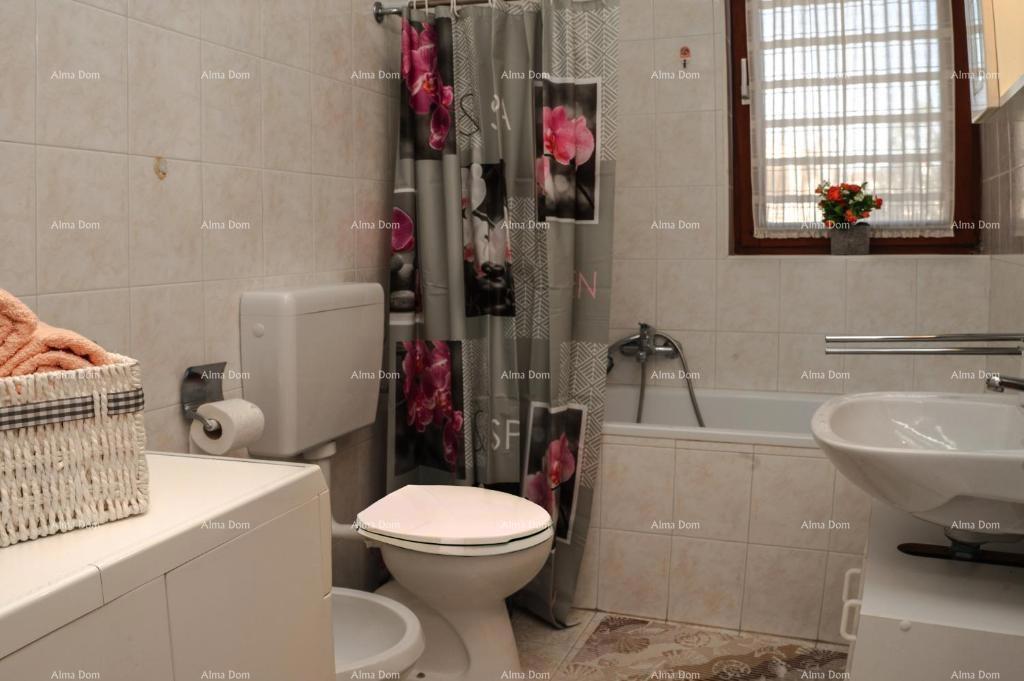 Stiamo vendendo un appartamento a Rabac con vista sul mare.