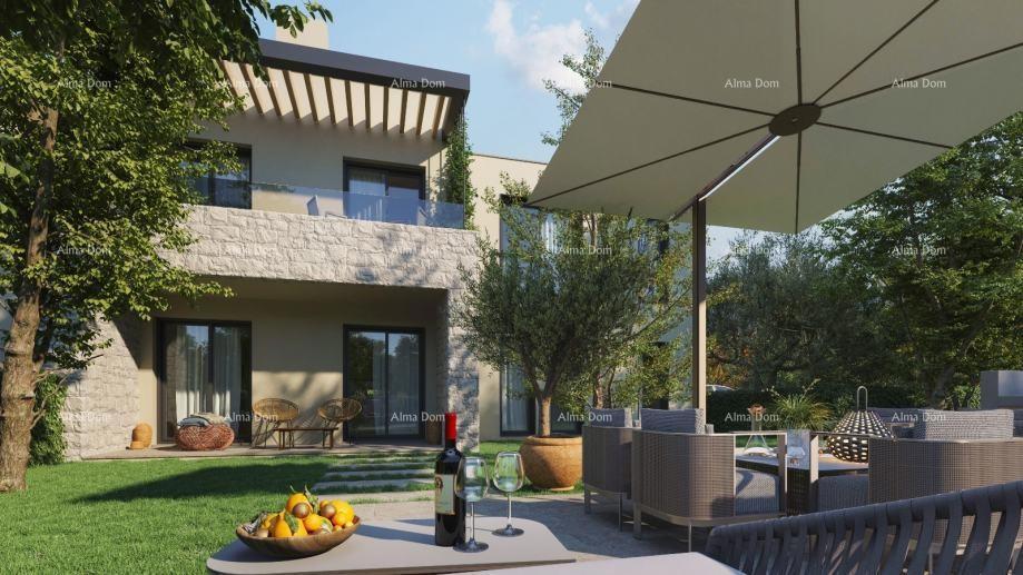 Poreč – appartamento con terrazza e giardino