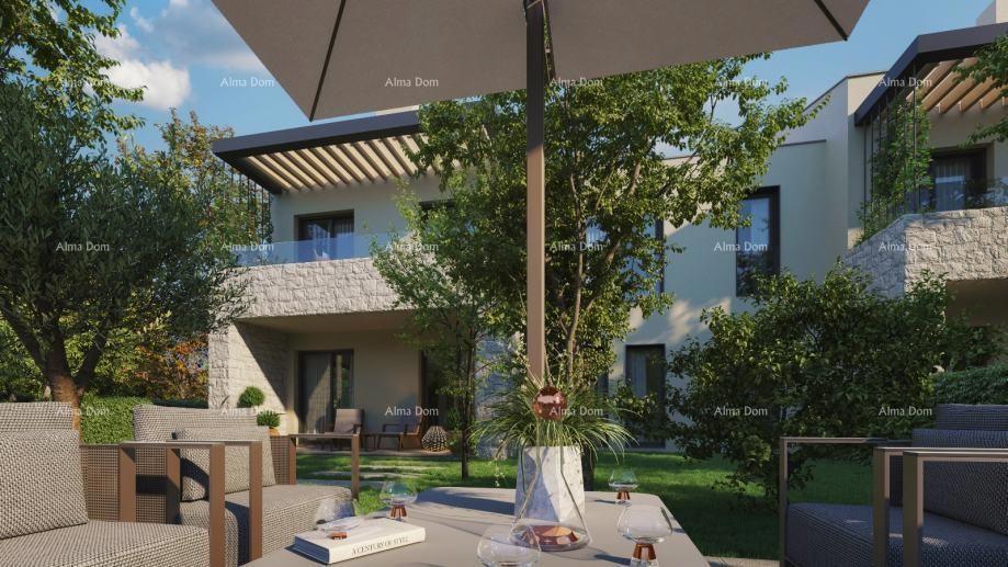 Poreč – appartamento con terrazza e giardino